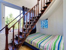 6 Centeanes Clifftop Apartment sea Views and st