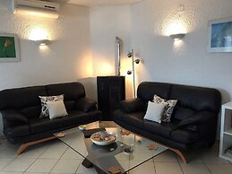 6 Centeanes Clifftop Apartment sea Views and st
