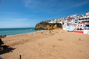 Outra Vez Spacious Apartment 5 Minute Walk From