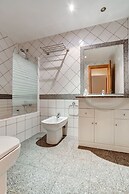 Outra Vez Spacious Apartment 5 Minute Walk From