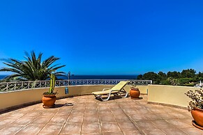 Silver Beautiful 4 Bedroom Vila Just Steps TO TH