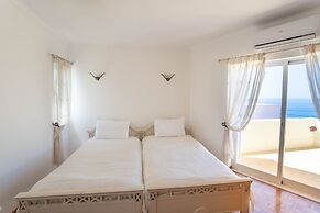 Silver Beautiful 4 Bedroom Vila Just Steps TO TH