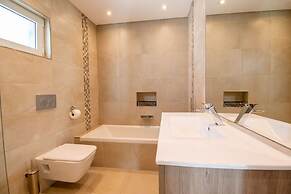 Casa Ana Superbly Renovated With Heated Private