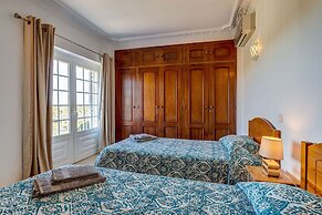 11 Marinha Two Bedroom Apt at Praia do Marinha