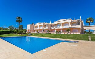 11 Marinha Two Bedroom Apt at Praia do Marinha