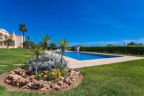 11 Marinha Two Bedroom Apt at Praia do Marinha
