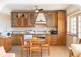 11 Marinha Two Bedroom Apt at Praia do Marinha