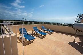 11 Marinha Two Bedroom Apt at Praia do Marinha