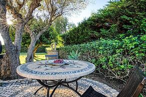 Golfinhos Magnificent Spacious 5 Bedroom Villa
