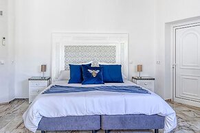 Golfinhos Magnificent Spacious 5 Bedroom Villa