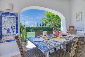 Golfinhos Magnificent Spacious 5 Bedroom Villa