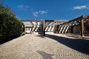 Golfinhos Magnificent Spacious 5 Bedroom Villa