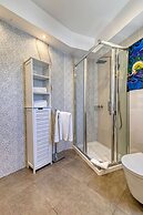 Golfinhos Magnificent Spacious 5 Bedroom Villa