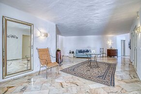 Golfinhos Magnificent Spacious 5 Bedroom Villa