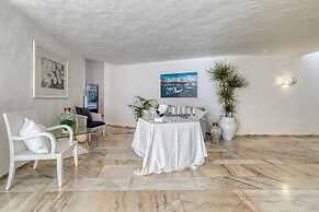 Golfinhos Magnificent Spacious 5 Bedroom Villa