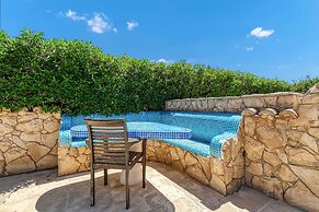 Golfinhos Magnificent Spacious 5 Bedroom Villa