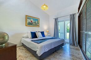 Golfinhos Magnificent Spacious 5 Bedroom Villa