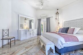 Golfinhos Magnificent Spacious 5 Bedroom Villa