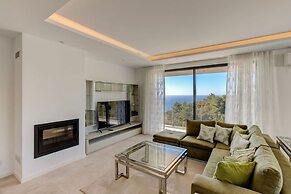 Villa Centeanes Luxury Villa Enviable Position s