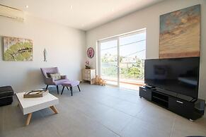12a Travessa da Nau Modernised yet Traditional h
