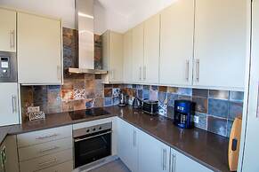 12a Travessa da Nau Modernised yet Traditional h