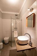 12a Travessa da Nau Modernised yet Traditional h