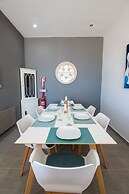 12a Travessa da Nau Modernised yet Traditional h