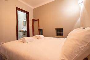 12a Travessa da Nau Modernised yet Traditional h
