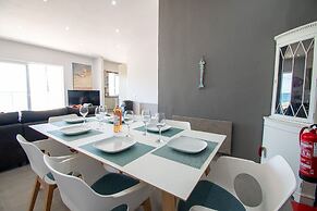 12a Travessa da Nau Modernised yet Traditional h