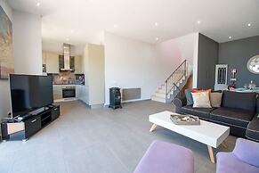 12a Travessa da Nau Modernised yet Traditional h