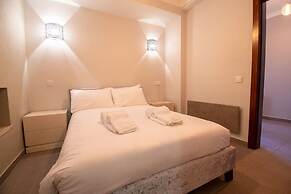 12a Travessa da Nau Modernised yet Traditional h