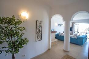 10 Marinha Two Bed Apt At Award Wining Beach