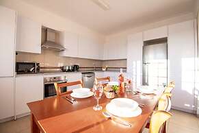 10 Marinha Two Bed Apt At Award Wining Beach