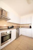 10 Marinha Two Bed Apt At Award Wining Beach