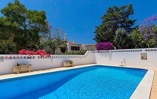 Sequana Fabulous Spacious Villa Perfect for Fami