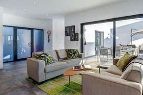 Casa Blanca Magnificent 4 Bedroom Villa With MOD