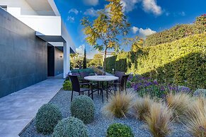 Casa Blanca Magnificent 4 Bedroom Villa With MOD