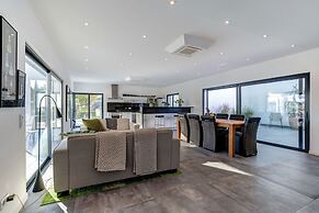 Casa Blanca Magnificent 4 Bedroom Villa With MOD