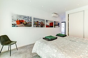 Casa Blanca Magnificent 4 Bedroom Villa With MOD