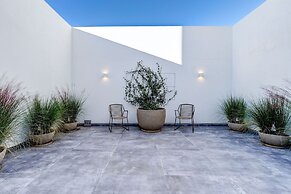 Casa Blanca Magnificent 4 Bedroom Villa With MOD