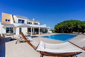 Goldeneye Luxury 6 Bedroom Villa With Infinity P