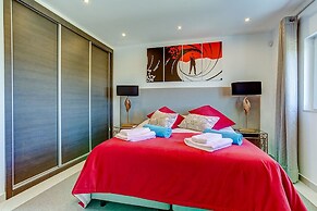 Goldeneye Luxury 6 Bedroom Villa With Infinity P