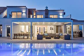 Goldeneye Luxury 6 Bedroom Villa With Infinity P