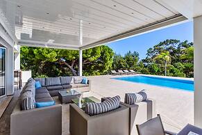 Goldeneye Luxury 6 Bedroom Villa With Infinity P