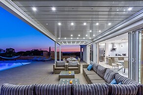 Goldeneye Luxury 6 Bedroom Villa With Infinity P