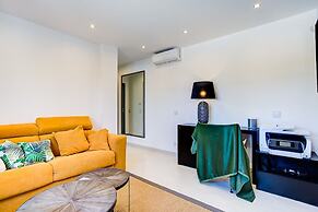 Goldeneye Luxury 6 Bedroom Villa With Infinity P