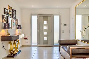 Goldeneye Luxury 6 Bedroom Villa With Infinity P