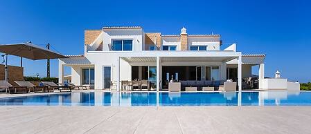 Goldeneye Luxury 6 Bedroom Villa With Infinity P