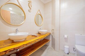 Kizi in Carvoeiro With 1 Bedrooms and 1 Bathrooms