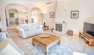 174 Gramacho Immaculately Presented Villa With P